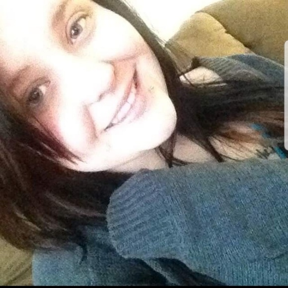 Meet your Posher, Sierra - Picture 1 of 1